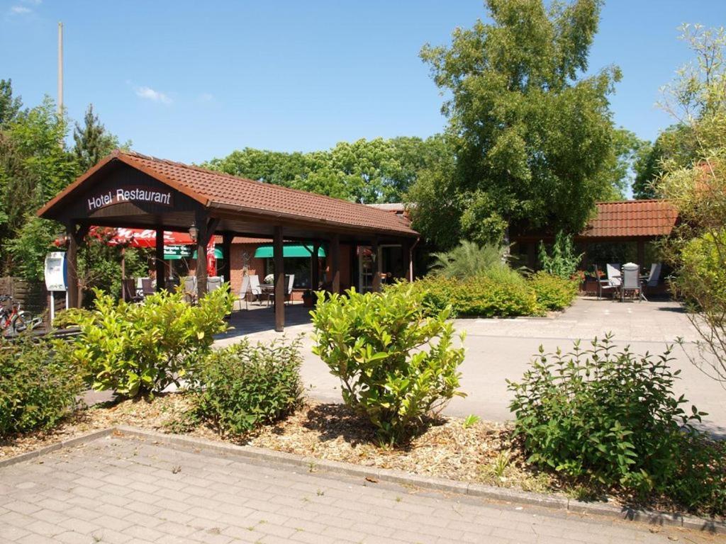 Landhaus Pfahlershof Hotel Karolinenkoog Exterior foto